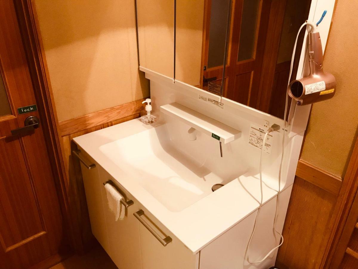 Ropeway St. Guesthouse Matsuyama  Esterno foto
